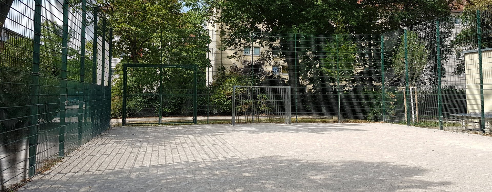 Bolzplatz Dr.-Langhans-Anlage in der Südstadt Bolzplatz Dr.-Langhans-Anlage in der Südstadt
