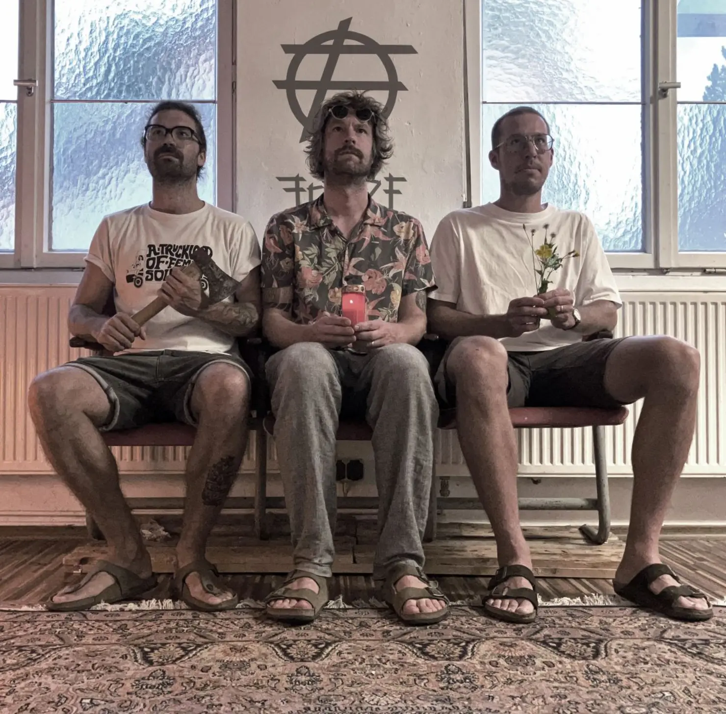 Bandfoto der 3köpfigen Band Fratze, Headliner Super Mario Akustikstage