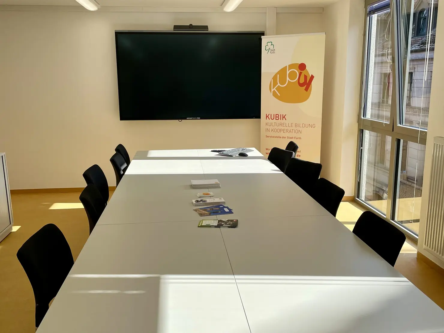 Blick in den Beratungs- und Besprechungsraum