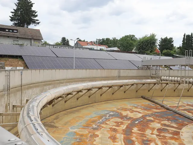 Photovoltaikanlage in der städtischen Kläranlage. Klick öffnet die Meldung.