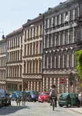 Blick in eine Fürther Wohnstraße mit historischen Fassaden