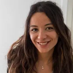 Ayça Kabadayı Porträt von Ayça Kabadayı. Klick öffnet Bild in größerer Ansicht.