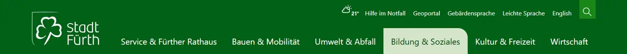 Kopf-Zeile mit Klee-blatt-Logo ganz links; den Service-Bereichen Wetter, Lupe, Hilfe im Not-Fall, Geo-Portal, Gebärden-Sprache, Leichte Sprache, Englisch und Lupe; den Themen-Bereichen Service und Fürther Rat-Haus, Bauen und Mobilität, Um-Welt und Abfall, Bildung und Soziales, Kultur und Frei-Zeit und Wirtschaft. Klick öffnet Bild in größerer Ansicht.