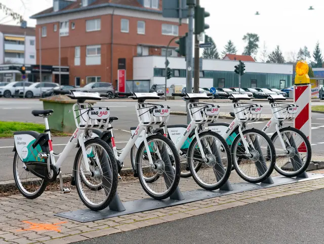 Fünf VAG-Räder an einer Ausleihstation; Klick zeigt Bild in größerer Darstellung