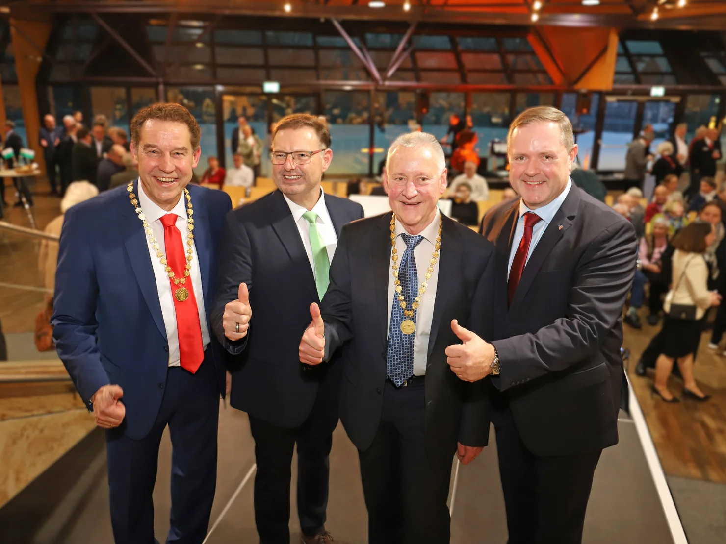 Bürgermeister Markus Braun, dritter Bürgermeister Dietmar Helm, Oberbürgermeister Thomas Jung und Landrat Bernd Obst. 