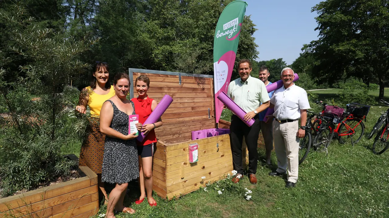 "Fürth bewegt" Gruppenfoto mit den Verantwortlichen von "Fürth bewegt", Klick auf Bild vergrößert das Foto.