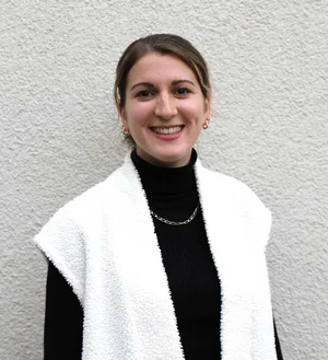 Porträt von Lena Schäufele. Klick öffnet Bild in größerer Ansicht.