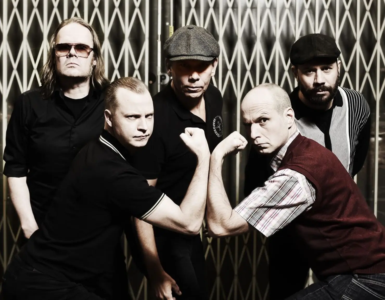 Bandfoto der 5köpfigen finnischen Band The Valkyrians, Headliner Mainstage