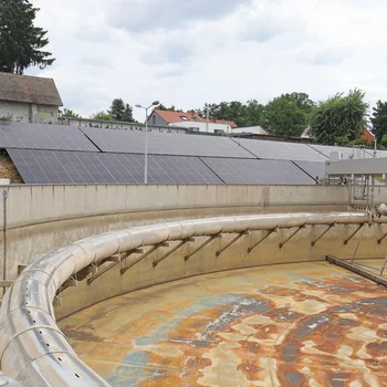 Photovoltaikanlage in der städtischen Kläranlage. 