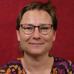 Porträt von Anna Salomon. Klick öffnet Bild in größerer Ansicht.