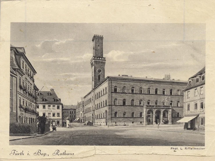 Historische Postkarte mit dem Fürther Rathaus