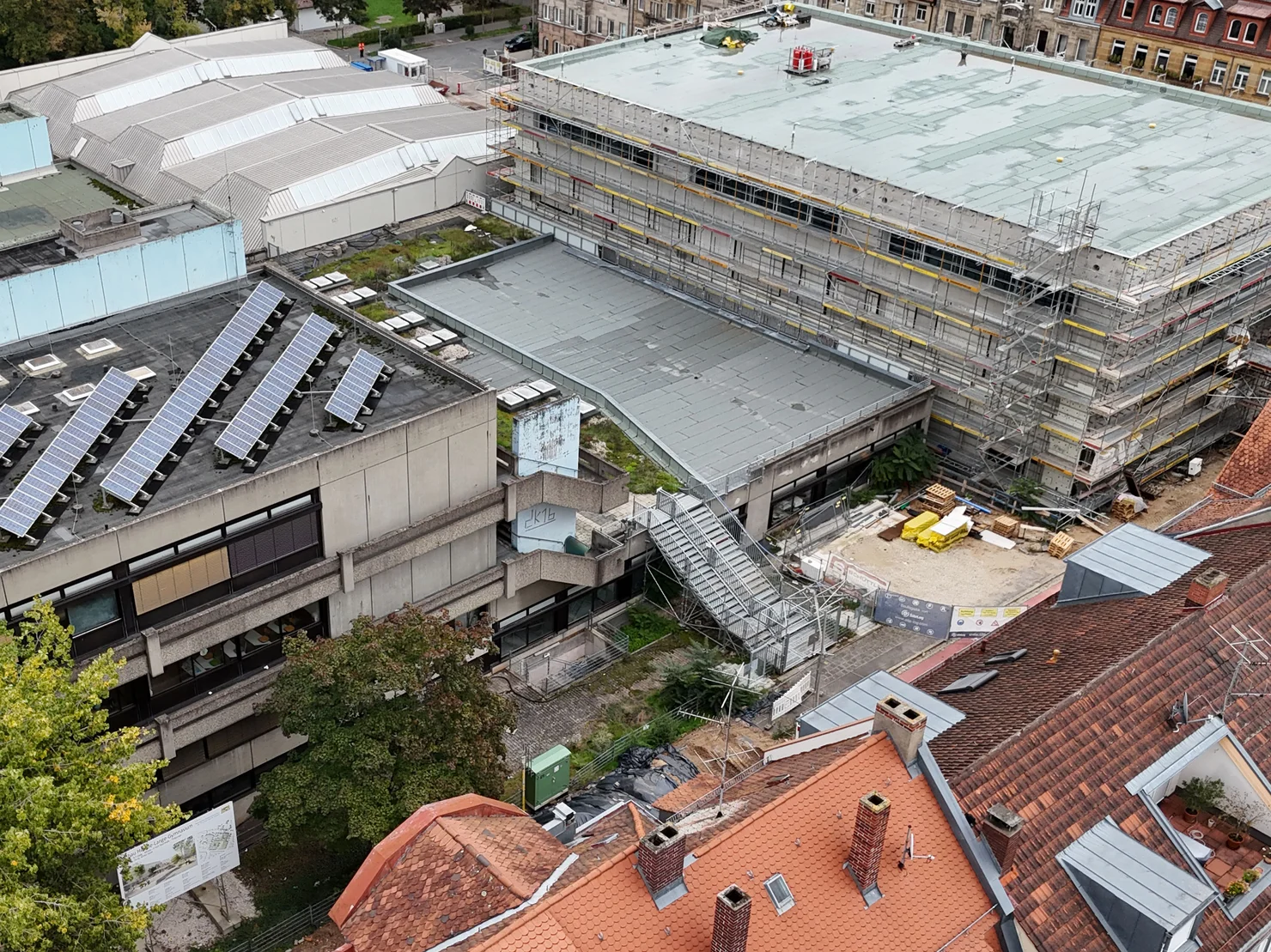 Luftbild der Baustelle Helene-Lange-Gymnasium im September 2025.