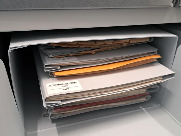 Nahaufnahmen von Unterlagen und Schriftstücken