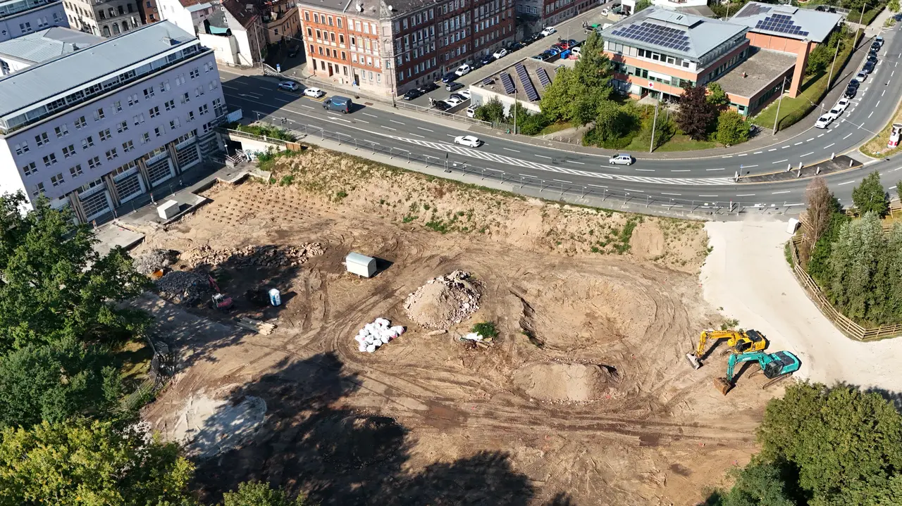 Luftbild der Baustelle Helene-Lange-Gymnasium Oktober 2024 Luftbild der Baustelle des Helene-Lange-Gymnasiums im Oktober 2024