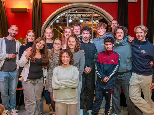 Gruppenbild des Fürther Jugendrates. Klick öffnet Bild in größerer Ansicht. Klick öffnet die Meldung.