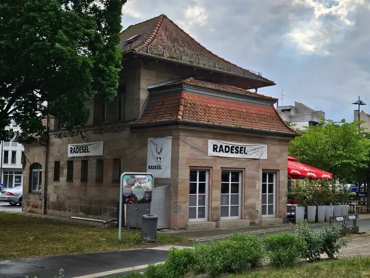 Das Radesel Cafe Gebäude